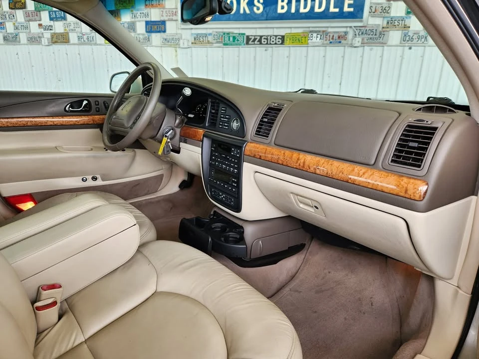 2002 Lincoln Continental 9th Gen - Image 2 of 19