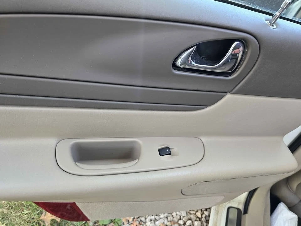 2002 Lincoln Continental 9th Gen - Image 10 of 16