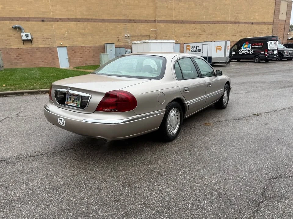 2002 Lincoln Continental 9th Gen - Image 6 of 13