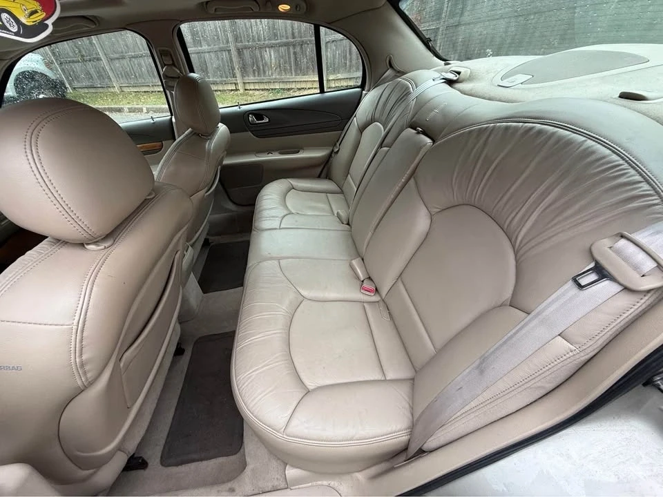 2002 Lincoln Continental 9th Gen - Image 10 of 13