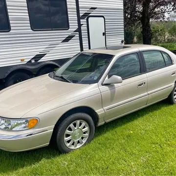 2002 Lincoln Continental Sedan