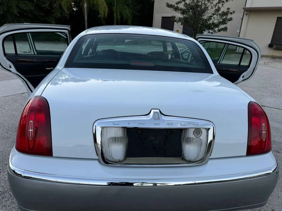 2002 Lincoln Town Car - Image 15 of 20