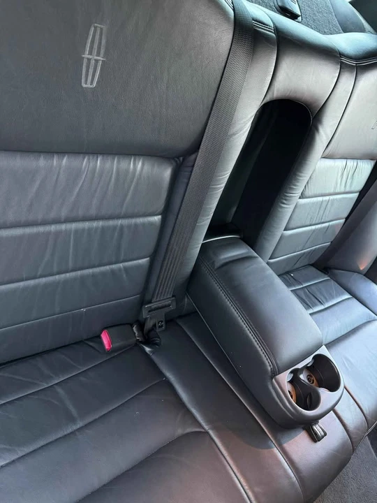 2002 Lincoln Town Car - Image 13 of 20