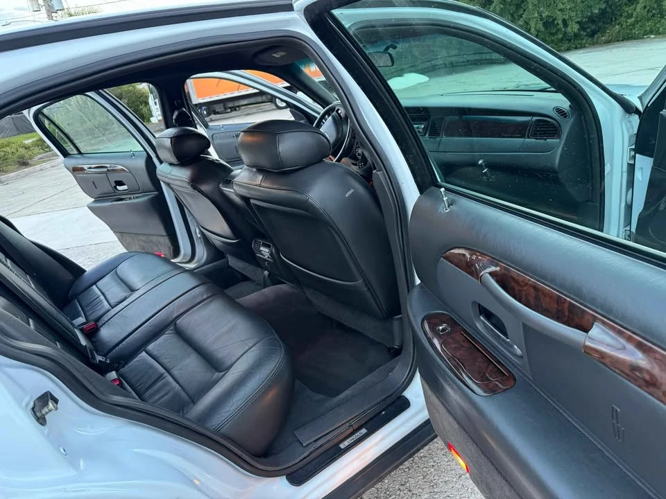 2002 Lincoln Town Car - Image 20 of 20