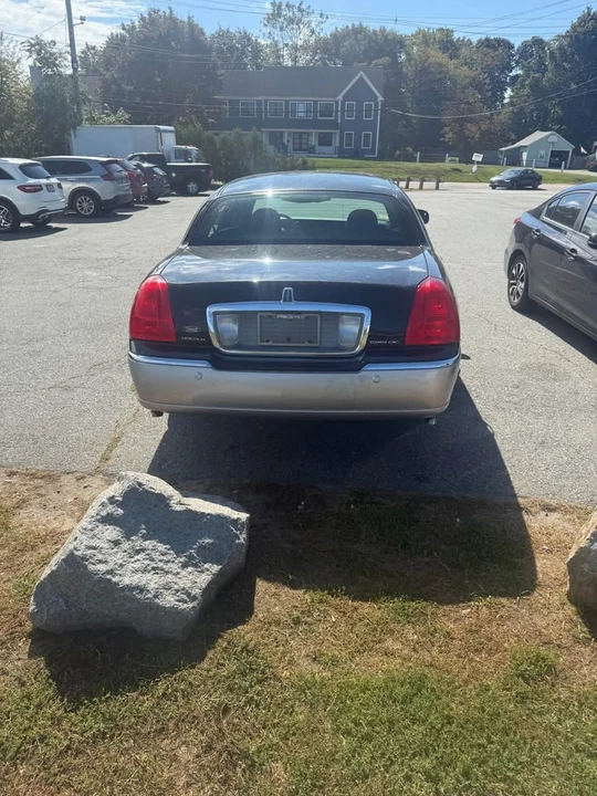 2002 Lincoln Town Car - Image 4 of 9
