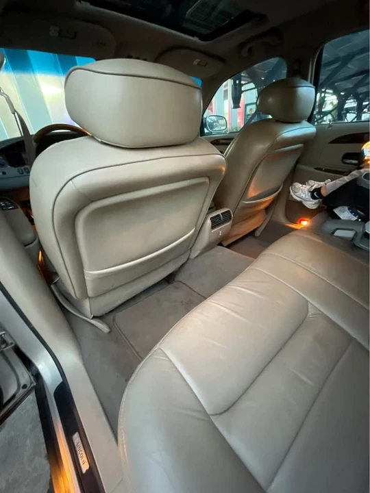 2002 Lincoln Town Car - Image 4 of 5