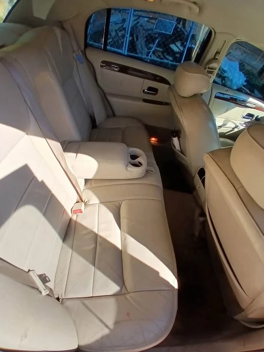 2002 Lincoln Town Car - Image 13 of 20