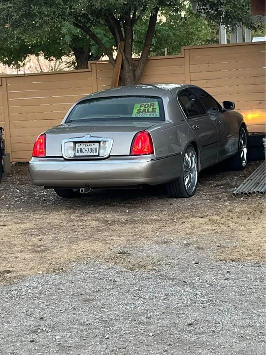 2002 Lincoln Town Car - Image 5 of 20