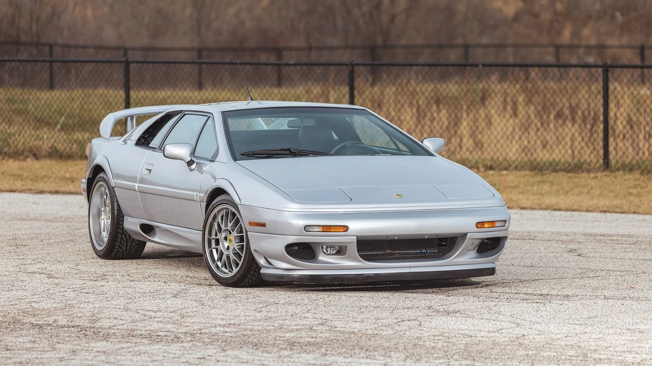 2002 Lotus Esprit V8 - Image 2 of 31