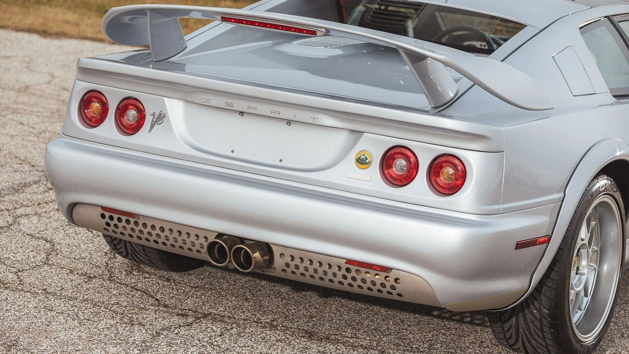 2002 Lotus Esprit V8 - Image 15 of 31