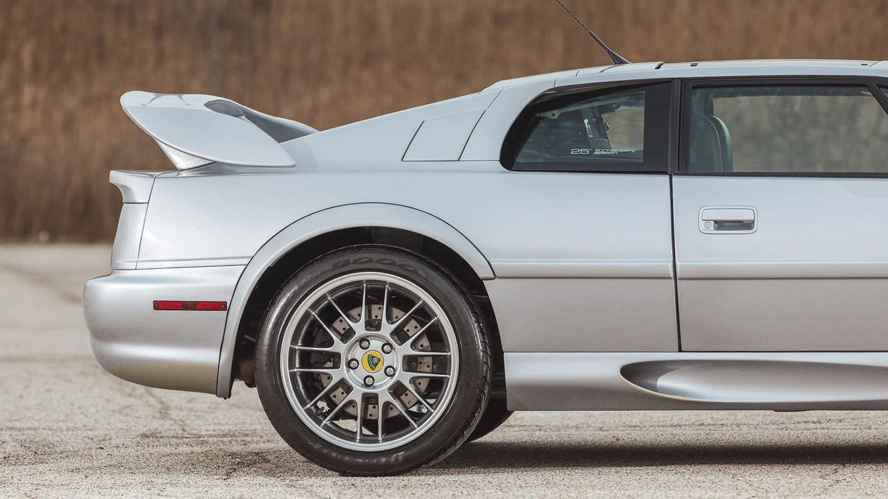 2002 Lotus Esprit V8 - Image 18 of 31
