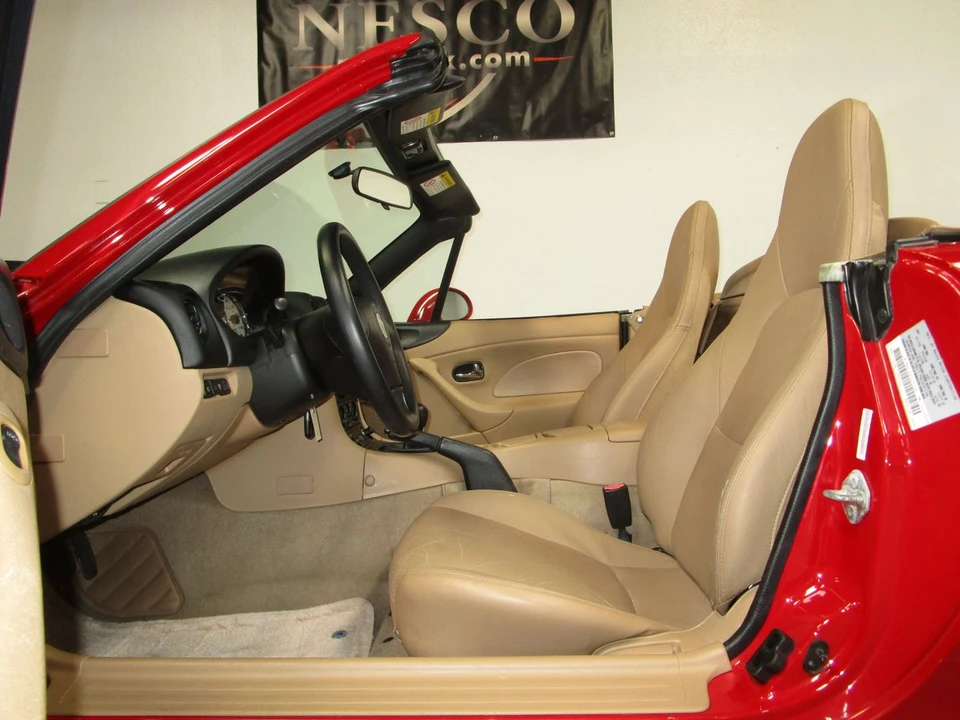 2002 Mazda NB MX-5 Miata - Image 18 of 31