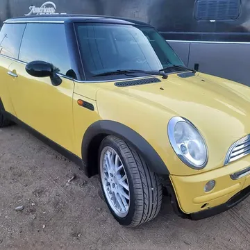 2002 MINI Cooper Hatchback 2D