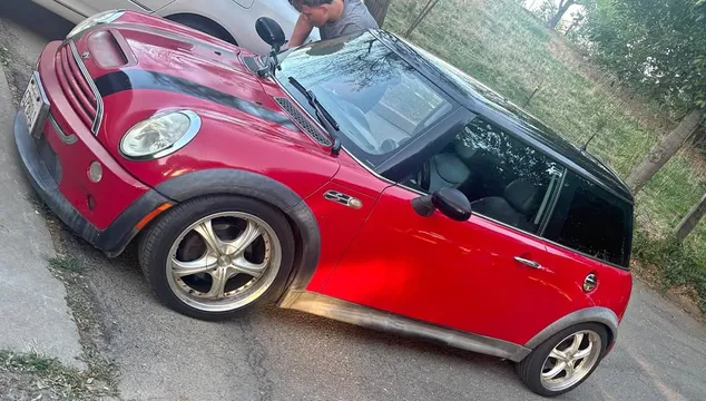 2002 MINI Cooper S Hatchback 2D