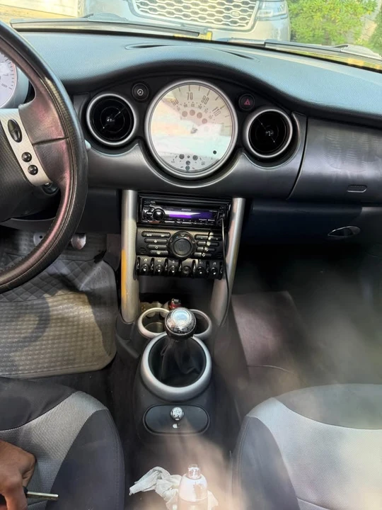 2002 Mini Mini Cooper S 1st Gen - Image 10 of 11