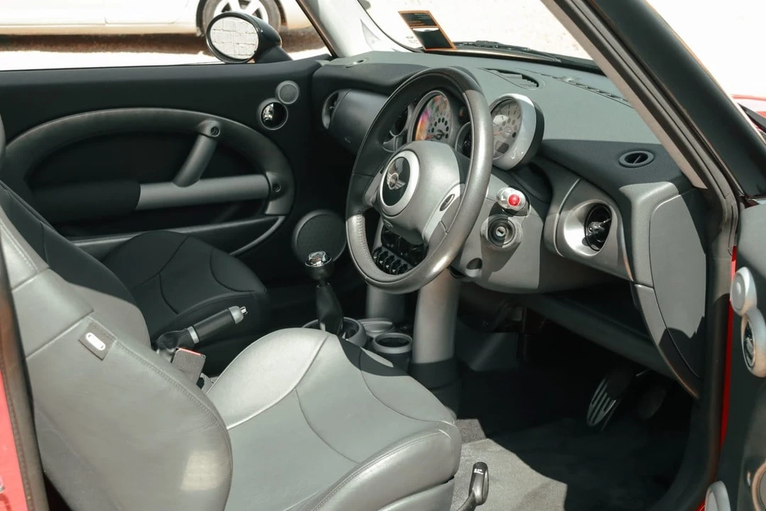 2002 Mini Mini Cooper S 1st Gen - Image 25 of 30