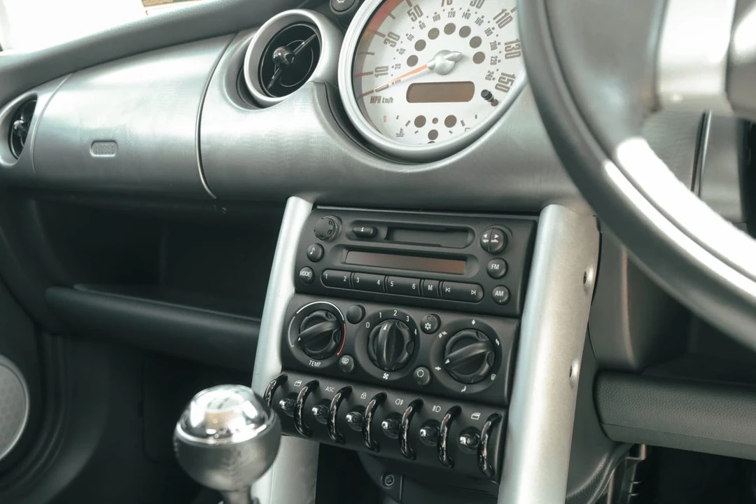 2002 Mini Mini Cooper S 1st Gen - Image 14 of 30