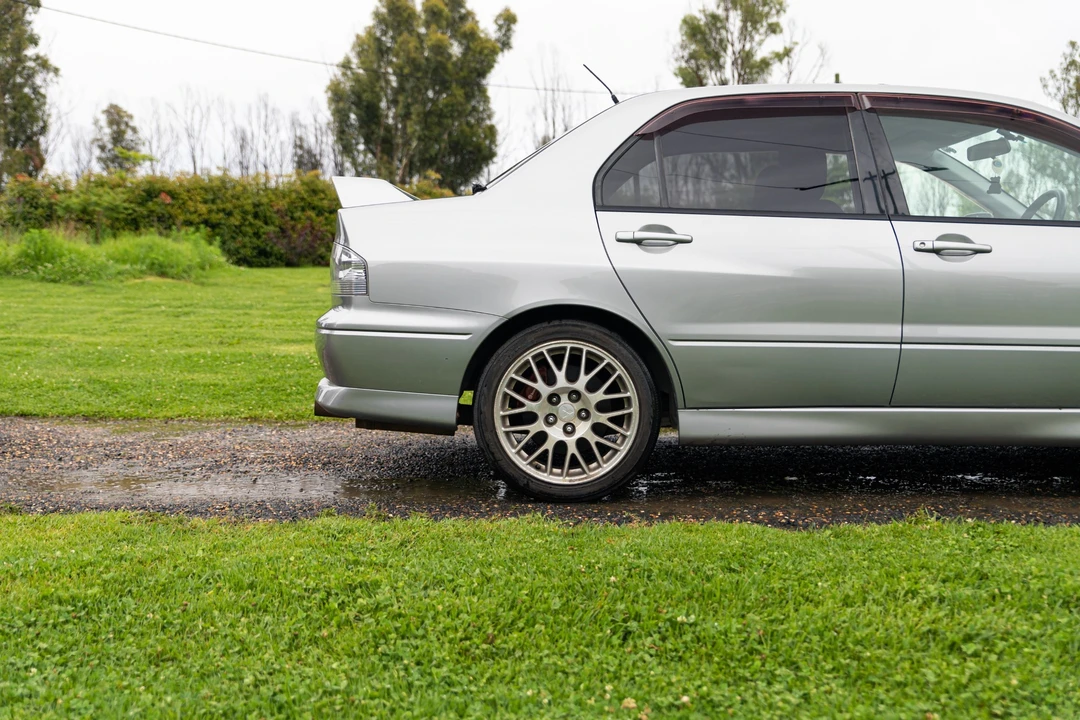 2002 Mitsubishi Lancer Evolution VII 7th Gen - Image 11 of 31