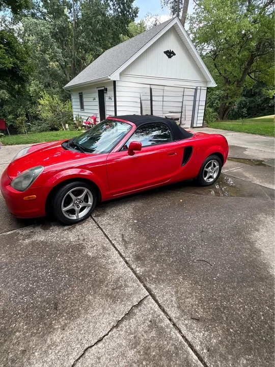 2002 Toyota MR2 Spyder/MR-S - Image 8 of 9