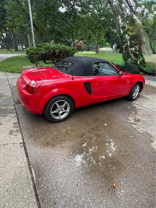 2002 Toyota MR2 Spyder/MR-S - Image 2 of 9