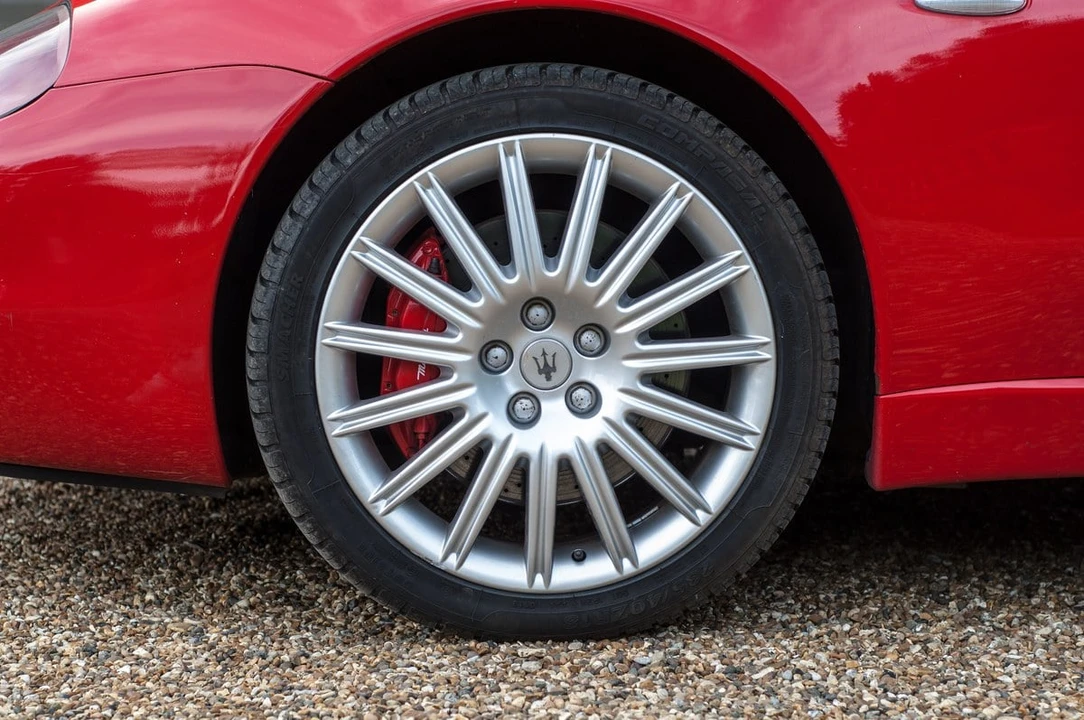 2002 Maserati Spyder - Image 13 of 31