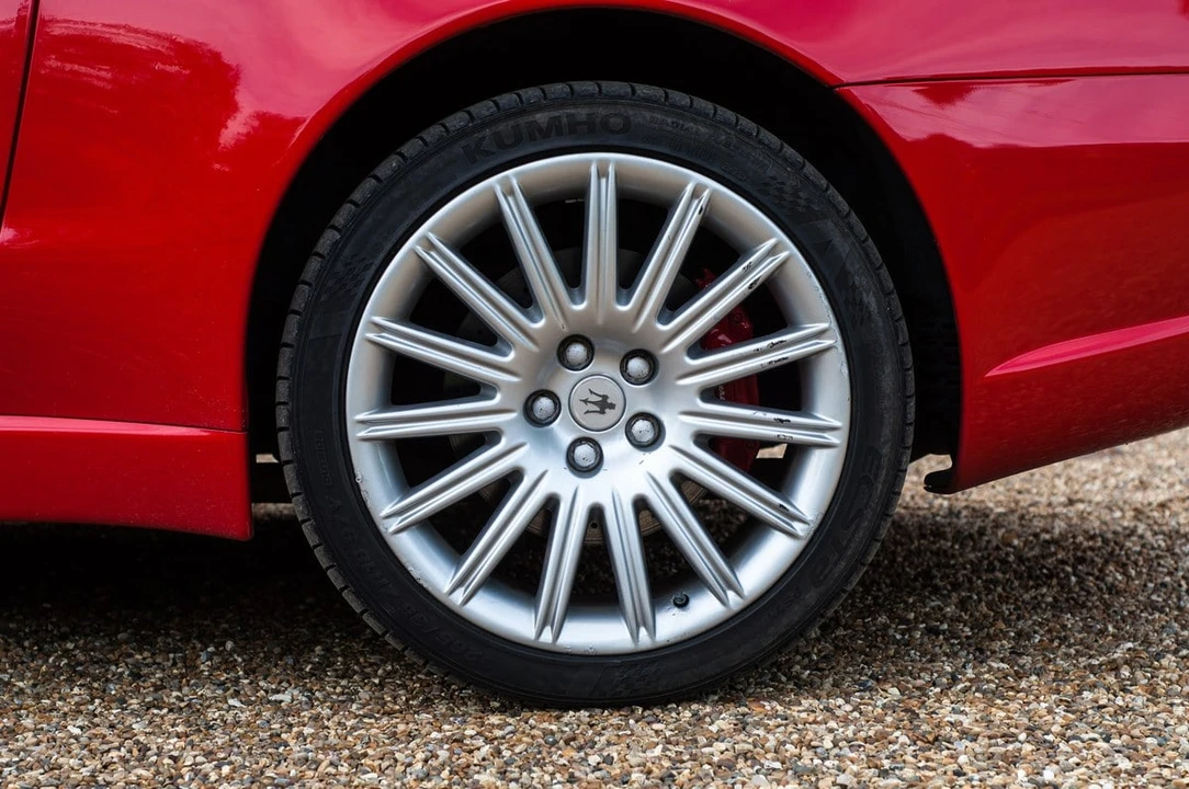 2002 Maserati Spyder - Image 14 of 31