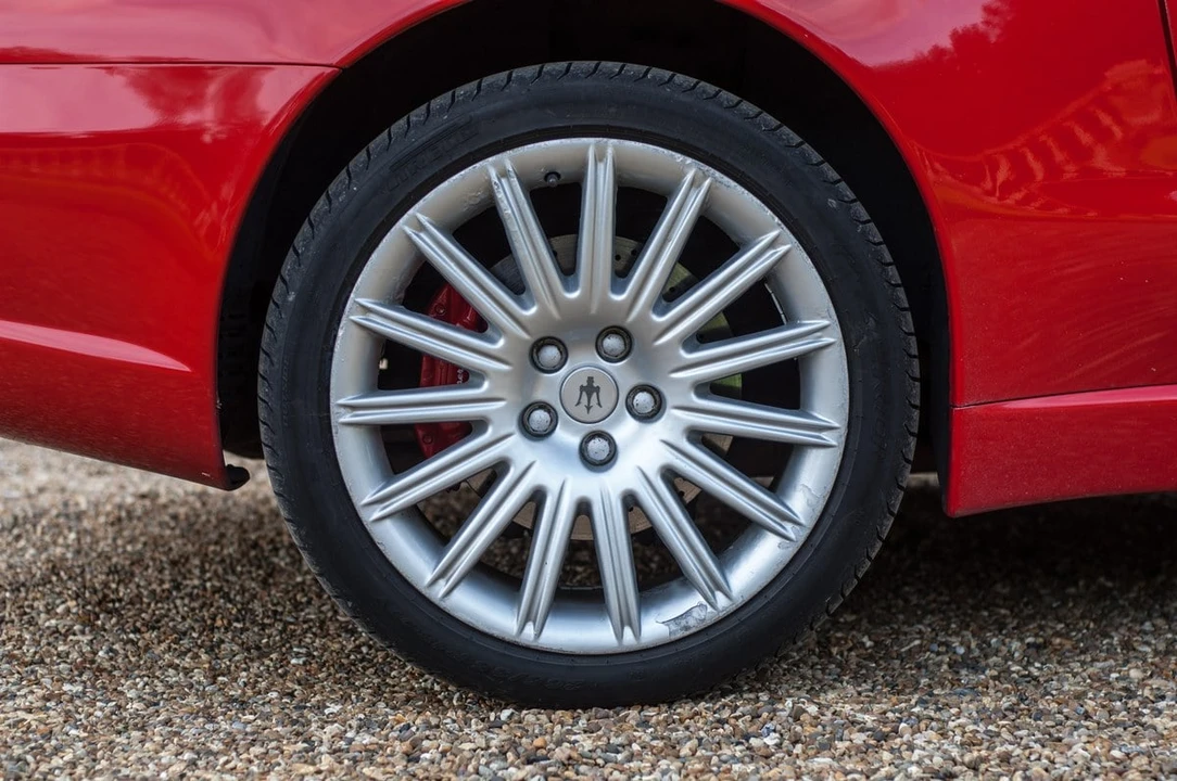 2002 Maserati Spyder - Image 15 of 31