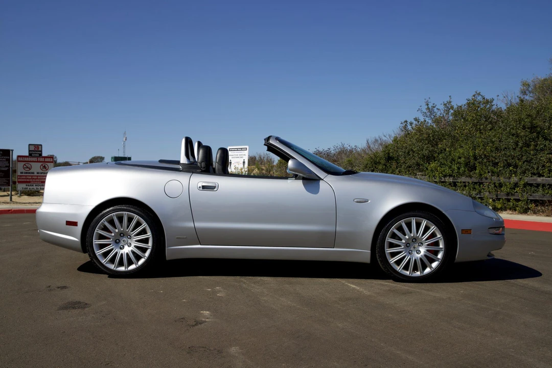 2002 Maserati Spyder - Image 13 of 31