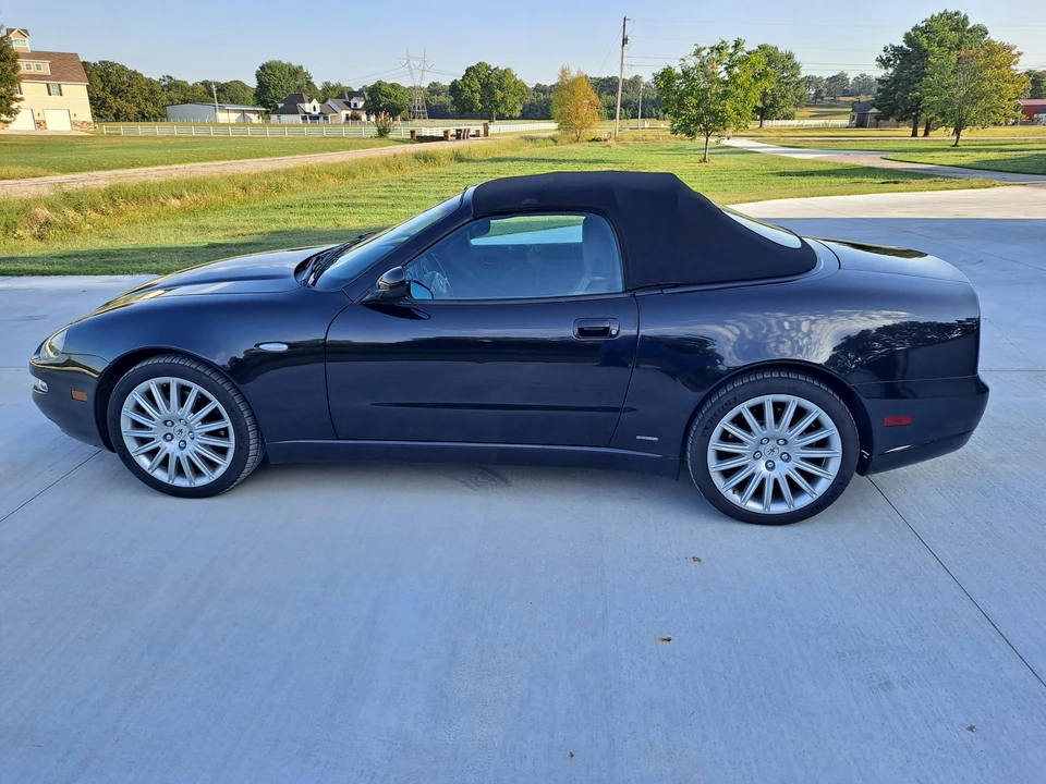 2002 Maserati Spyder - Image 11 of 31