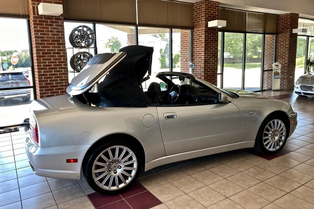 2002 Maserati Spyder - Image 16 of 31