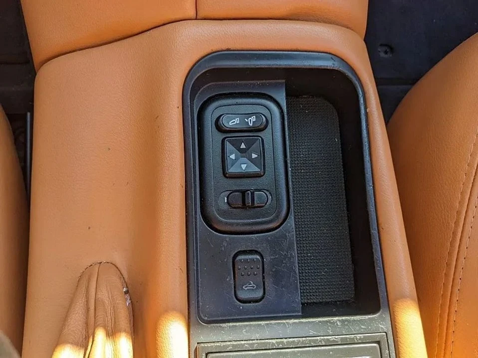 2002 Maserati Spyder - Image 2 of 3
