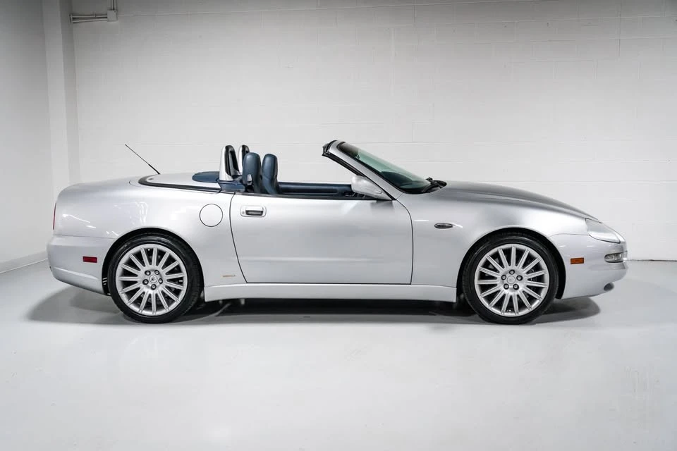 2002 Maserati Spyder - Image 2 of 20