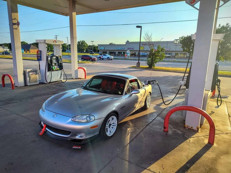 2002 Mazda NB MX-5 Miata - Image 4 of 10