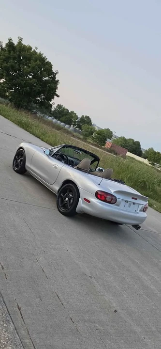 2002 Mazda NB MX-5 Miata - Image 4 of 16