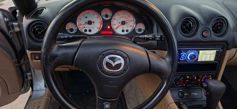 2002 Mazda NB MX-5 Miata - Image 11 of 16