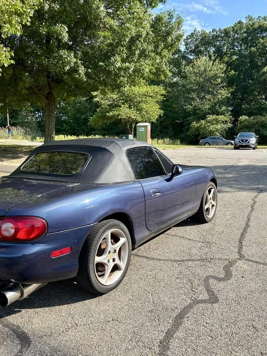 2002 Mazda NB MX-5 Miata - Image 5 of 12