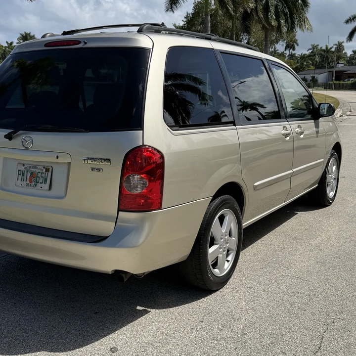 2002 Mazda MPV 2nd Gen - Image 11 of 31