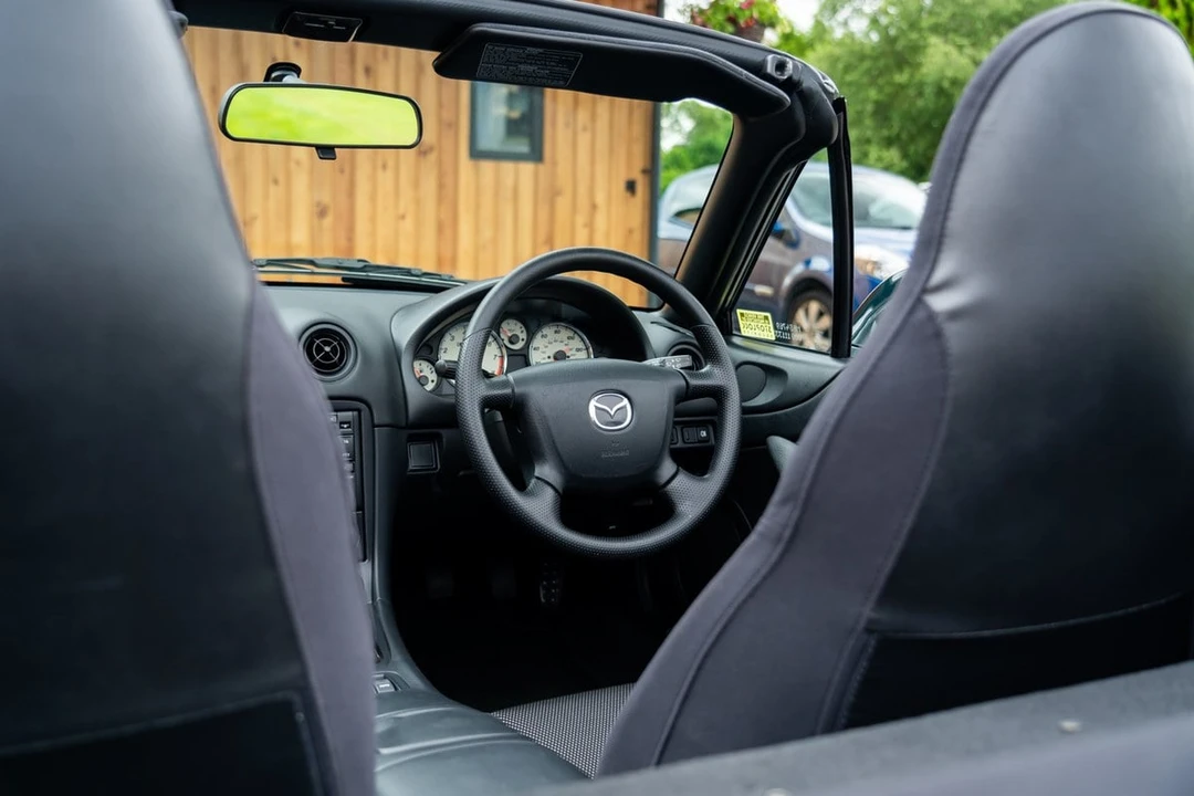 2002 Mazda NB MX-5 Miata - Image 28 of 30