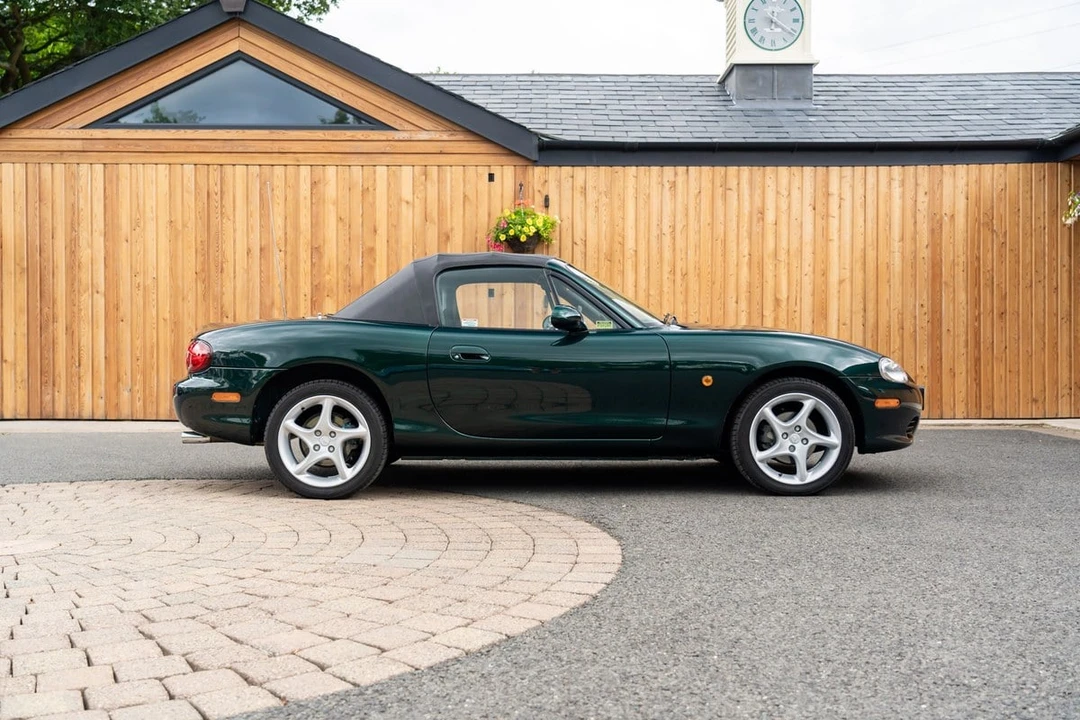 2002 Mazda NB MX-5 Miata - Image 17 of 30