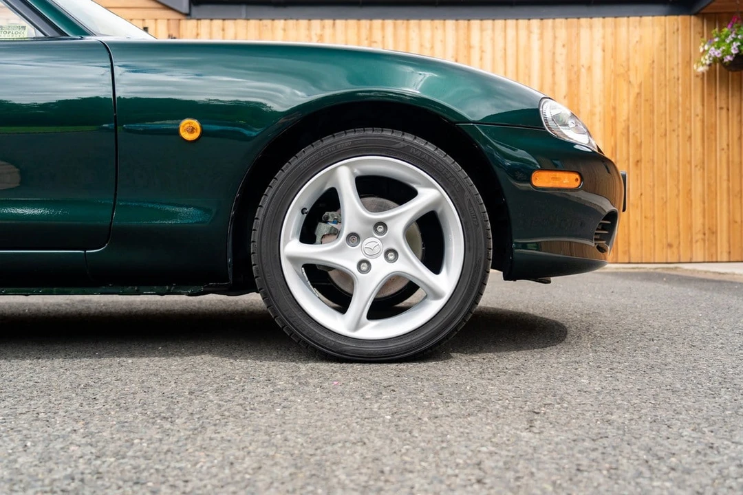 2002 Mazda NB MX-5 Miata - Image 25 of 30