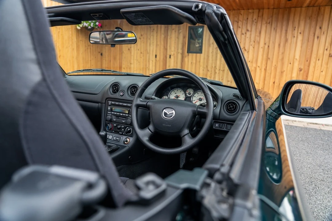 2002 Mazda NB MX-5 Miata - Image 26 of 30