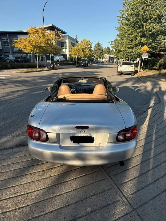 2002 Mazda NB MX-5 Miata - Image 5 of 8
