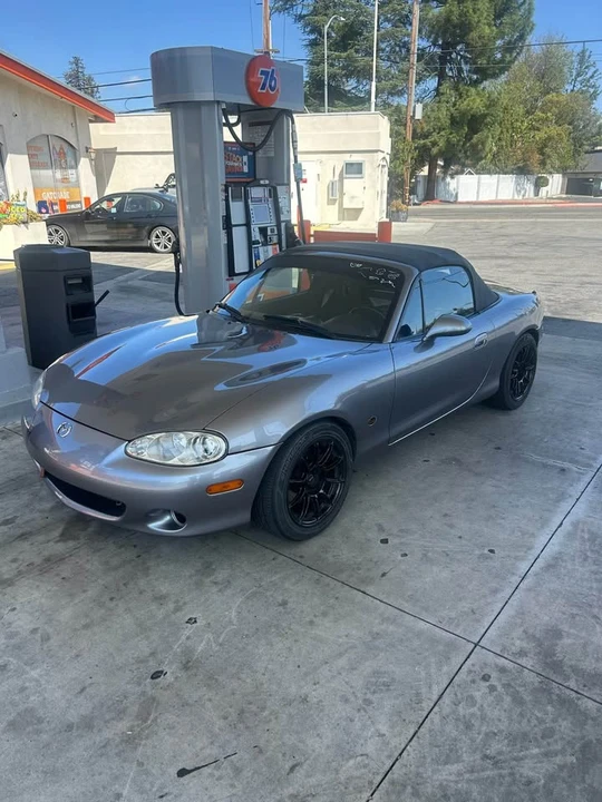 2002 Mazda NB MX-5 Miata - Image 3 of 9