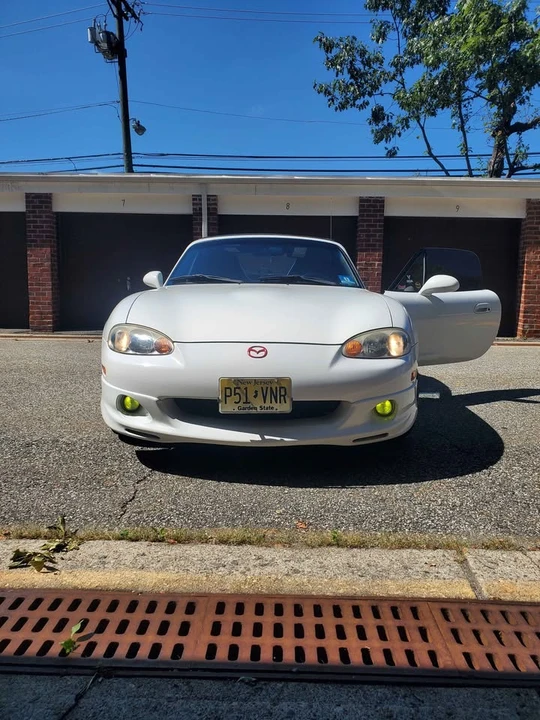 2002 Mazda NB MX-5 Miata - Image 5 of 19