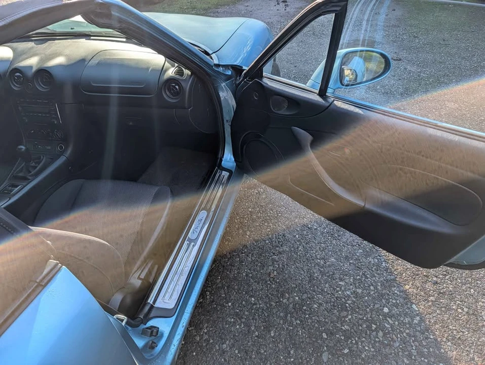 2002 Mazda NB MX-5 Miata - Image 10 of 15