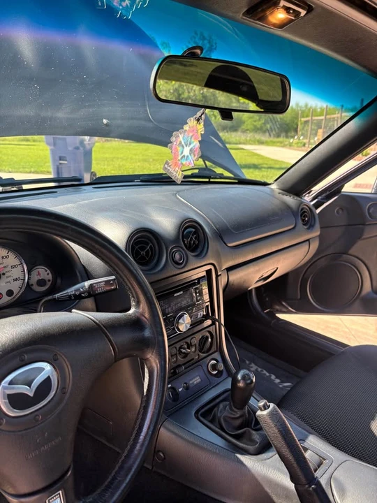 2002 Mazda NB MX-5 Miata - Image 10 of 14