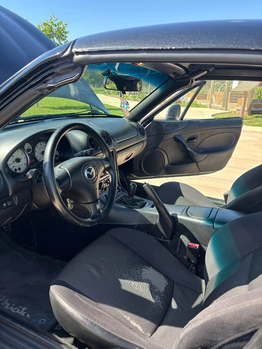 2002 Mazda NB MX-5 Miata - Image 9 of 14