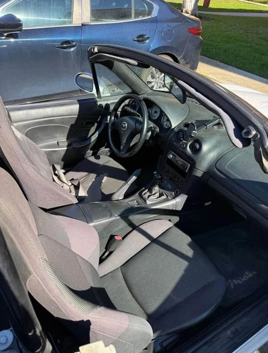 2002 Mazda NB MX-5 Miata - Image 6 of 7