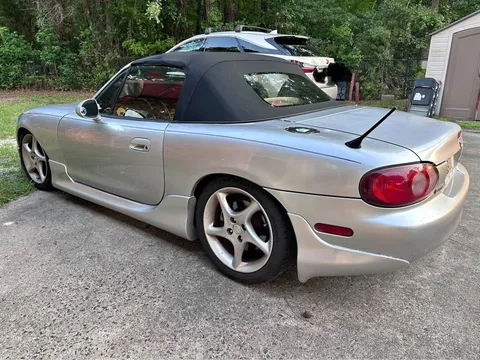 2002 Mazda MX-5 Convertible 2D