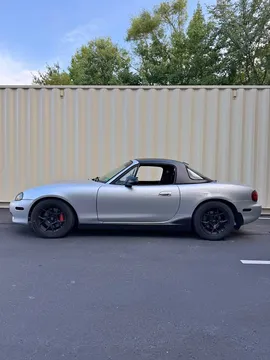 2002 Mazda MX-5 Convertible 2D